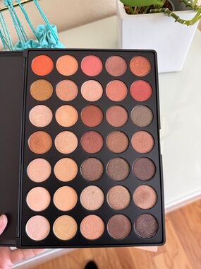 Morphe Warm Neutrals Eyeshadow Palette - Oranges, Golds, Browns, Peach